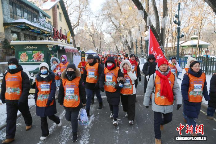 从哈尔滨到龙江：首届“冰超”推动冰雪热潮全