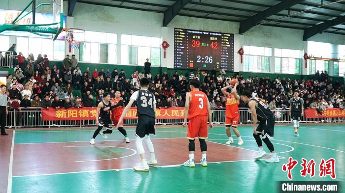 新春走基层：福建山乡村BA庆春节，祖孙三代接力