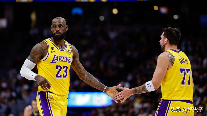 勒布朗·詹姆斯被比作乔丹 适应湖人第三进攻角