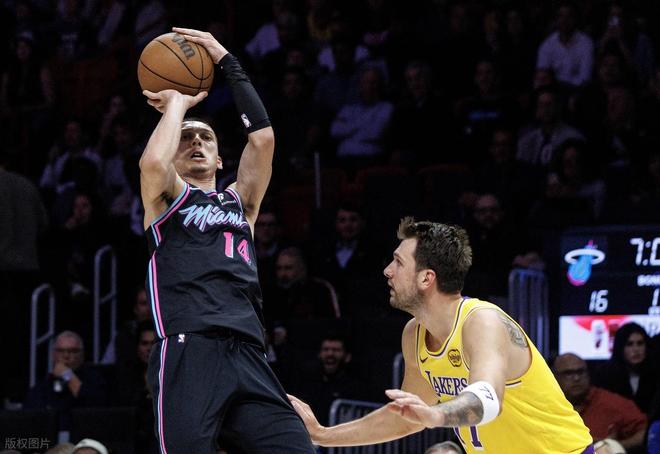 东契奇60分+詹姆斯三双！湖人掀翻热火迎七连胜