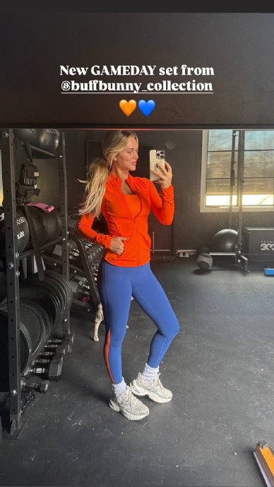 哈腾妻子晒雷霆配色健身照 支持丈夫球队