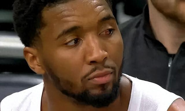 米切尔带伤砍19+8助骑士力克雄鹿