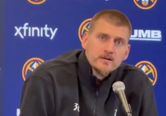 约基奇40+13助攻0失误掀翻马刺终结11连胜