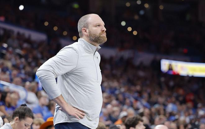 64岁名帅里弗斯宣布退休遭雄鹿拒绝，合同纠纷引